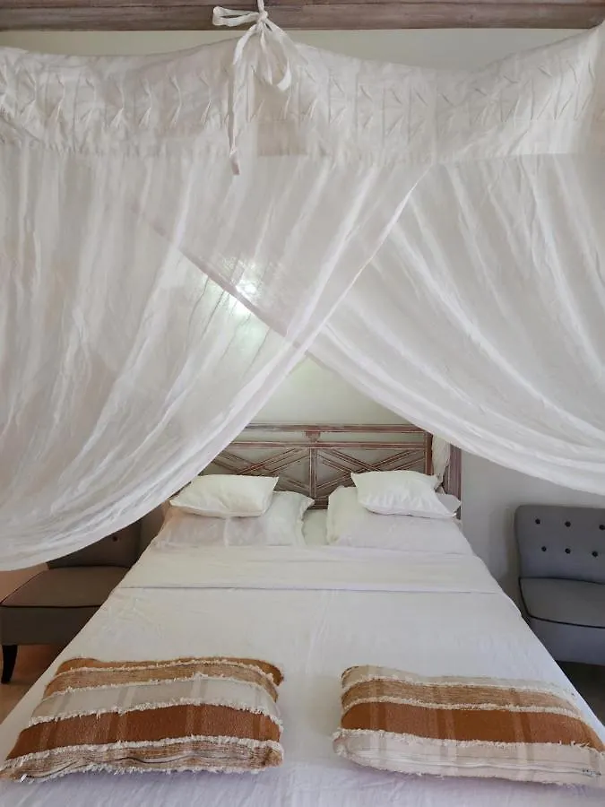 Perle Stone Studio- Bed And Breakfast Simpson Bay